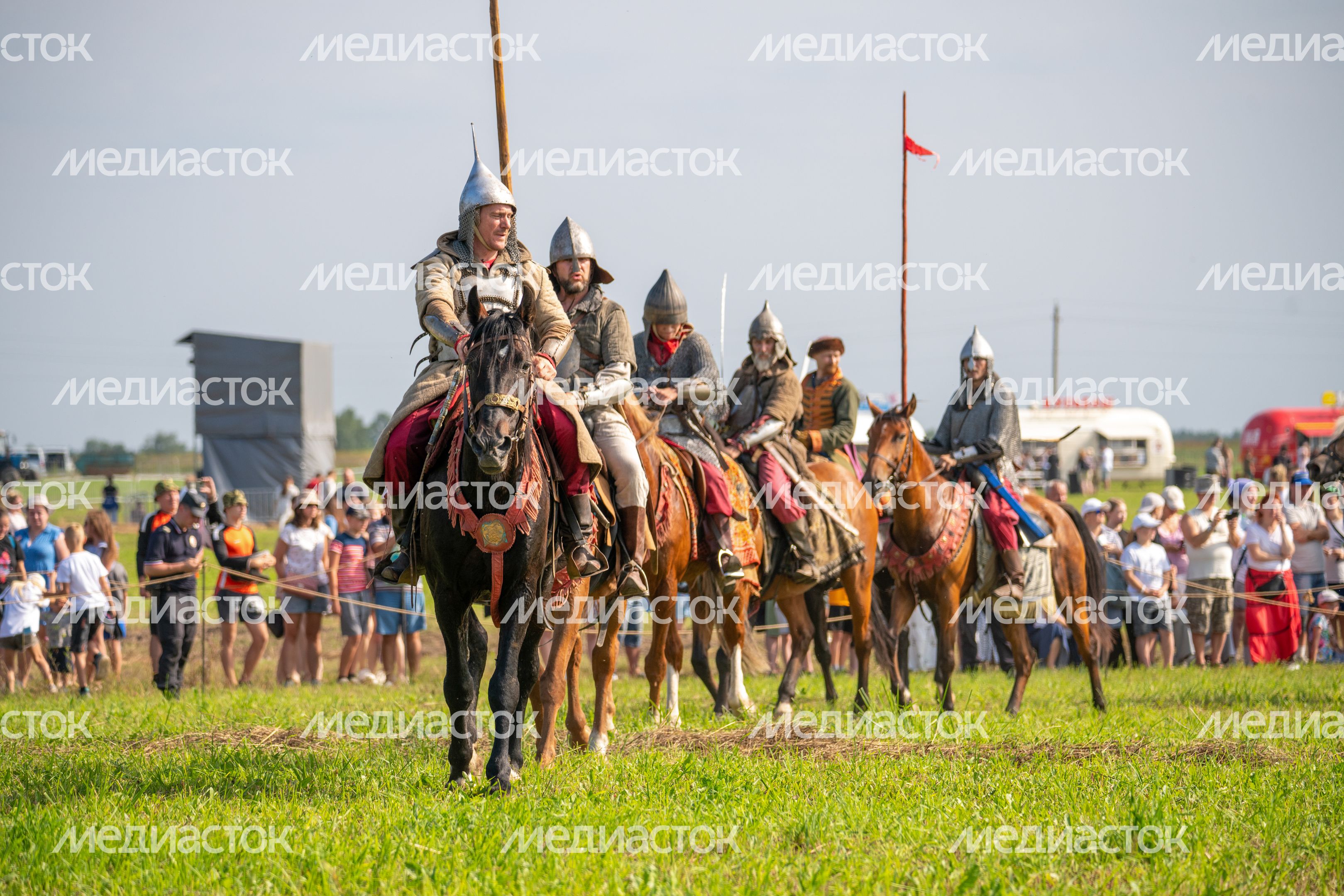 Эпоха Древней Руси XVI века на фестивале «Гуляй город» в округе Чехов Эпоха Древней Руси XVI века на фестивале «Гуляй город» в округе Чехов
