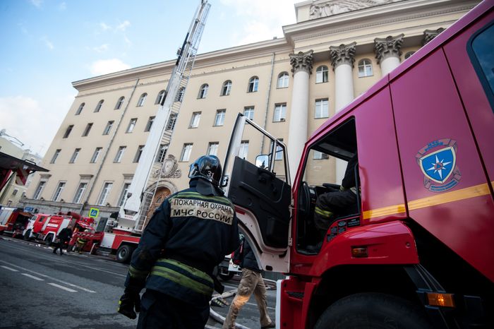 Пожар в здании Минобороны РФ в Москве