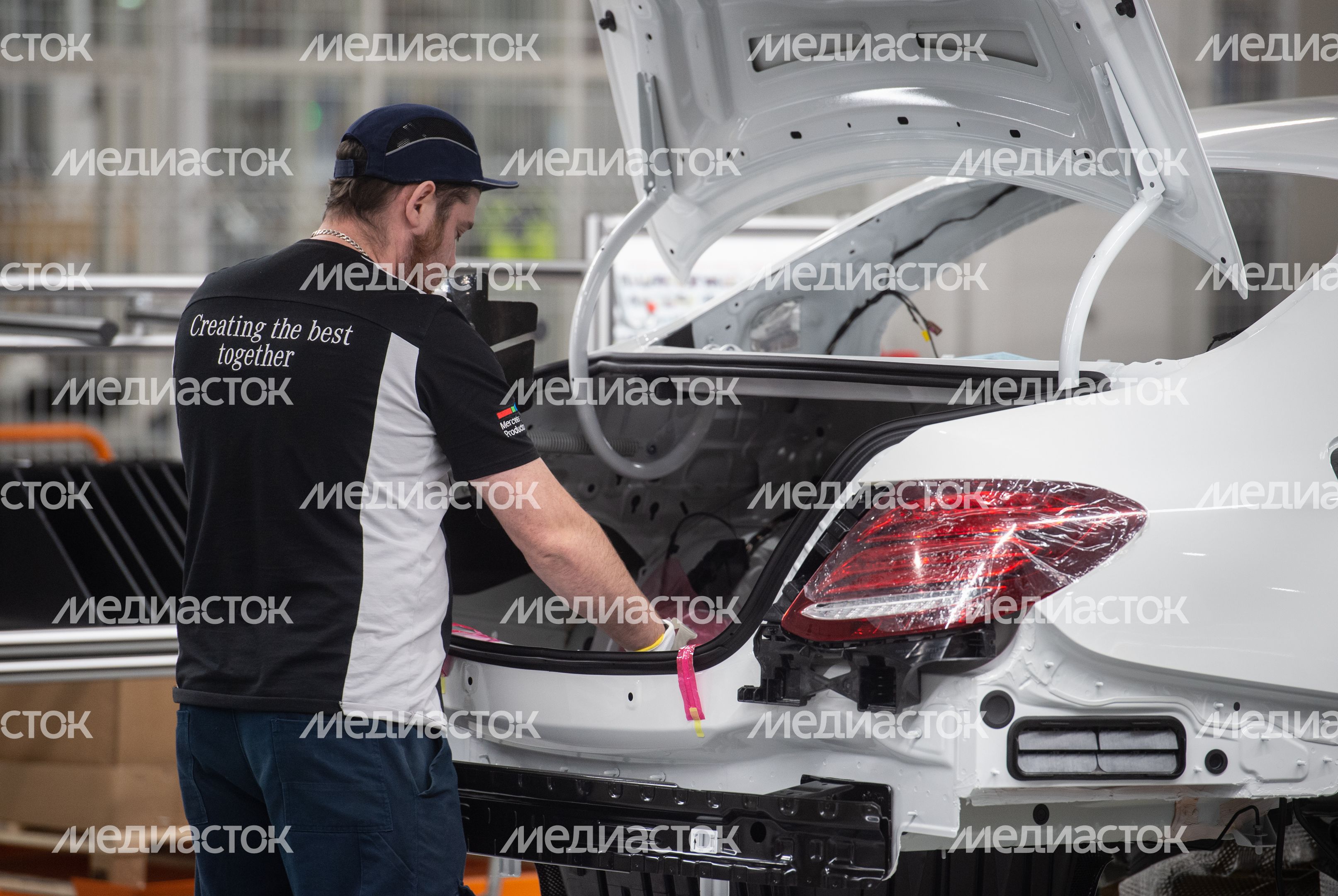Открытие автомобильного завода Mercedes‑Benz в Подмосковье