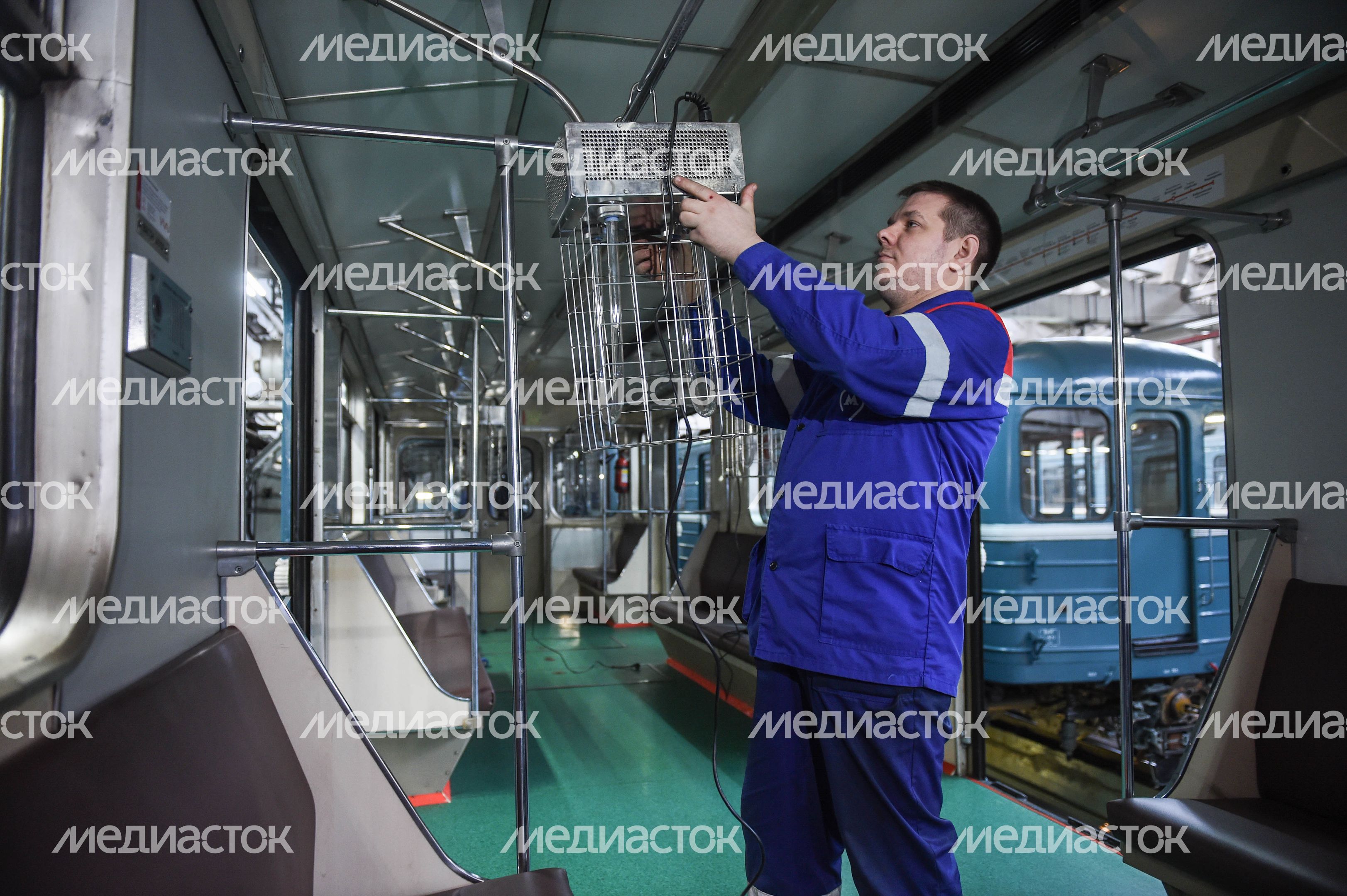 Кварцевание и мытье вагонов метро