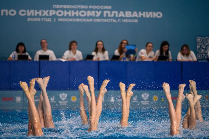 Первенство России по синхронному плаванию среди юношей и девушек в Чехове