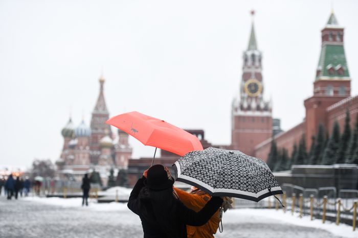 Последстивя сильного снегопада в Москве