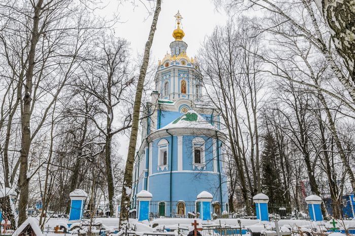 Николо-Архангельский храм в Балашихе зимой
