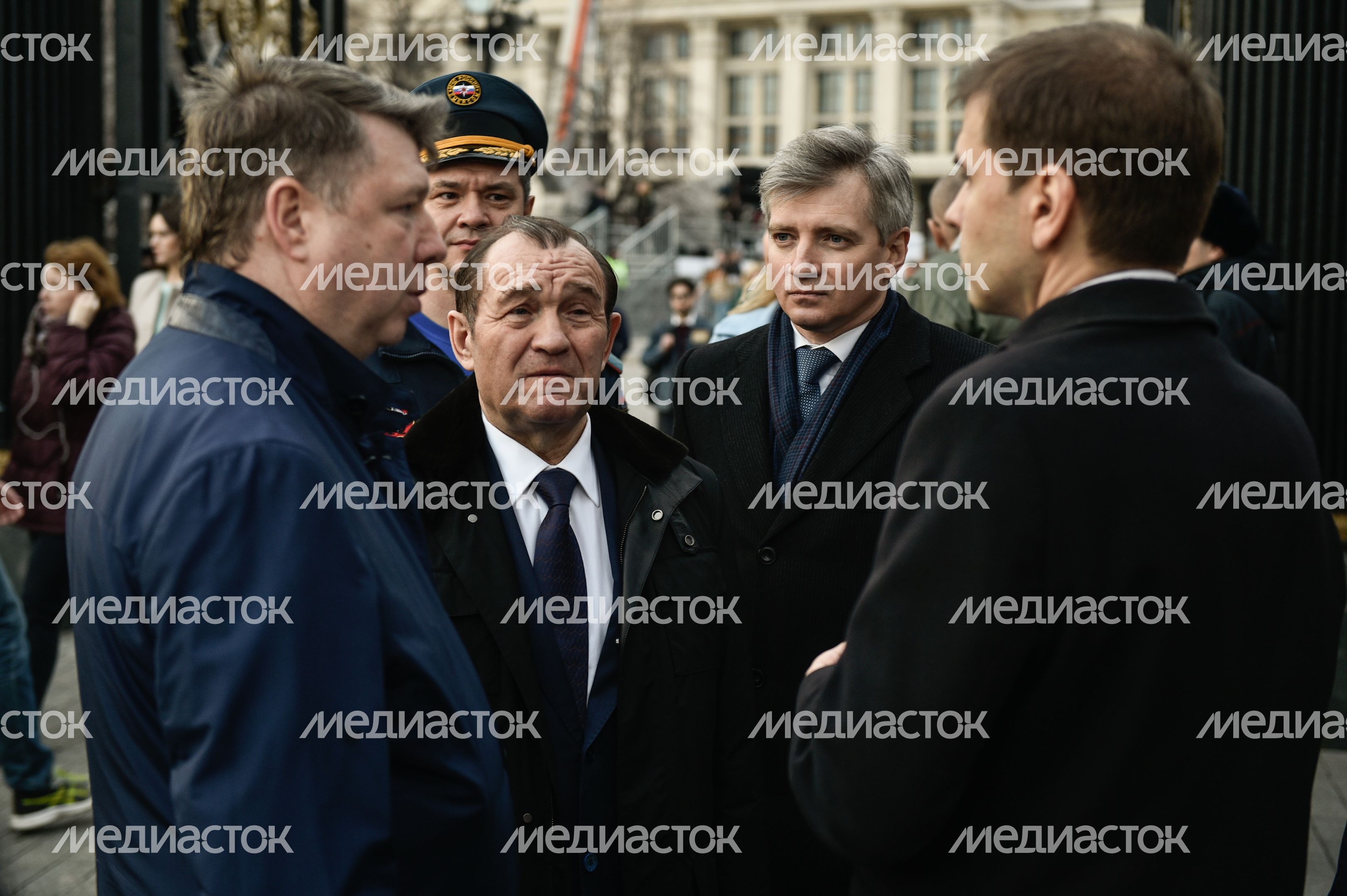 Траурный митинг памяти 11 жертв теракта в Санкт-Петербурге