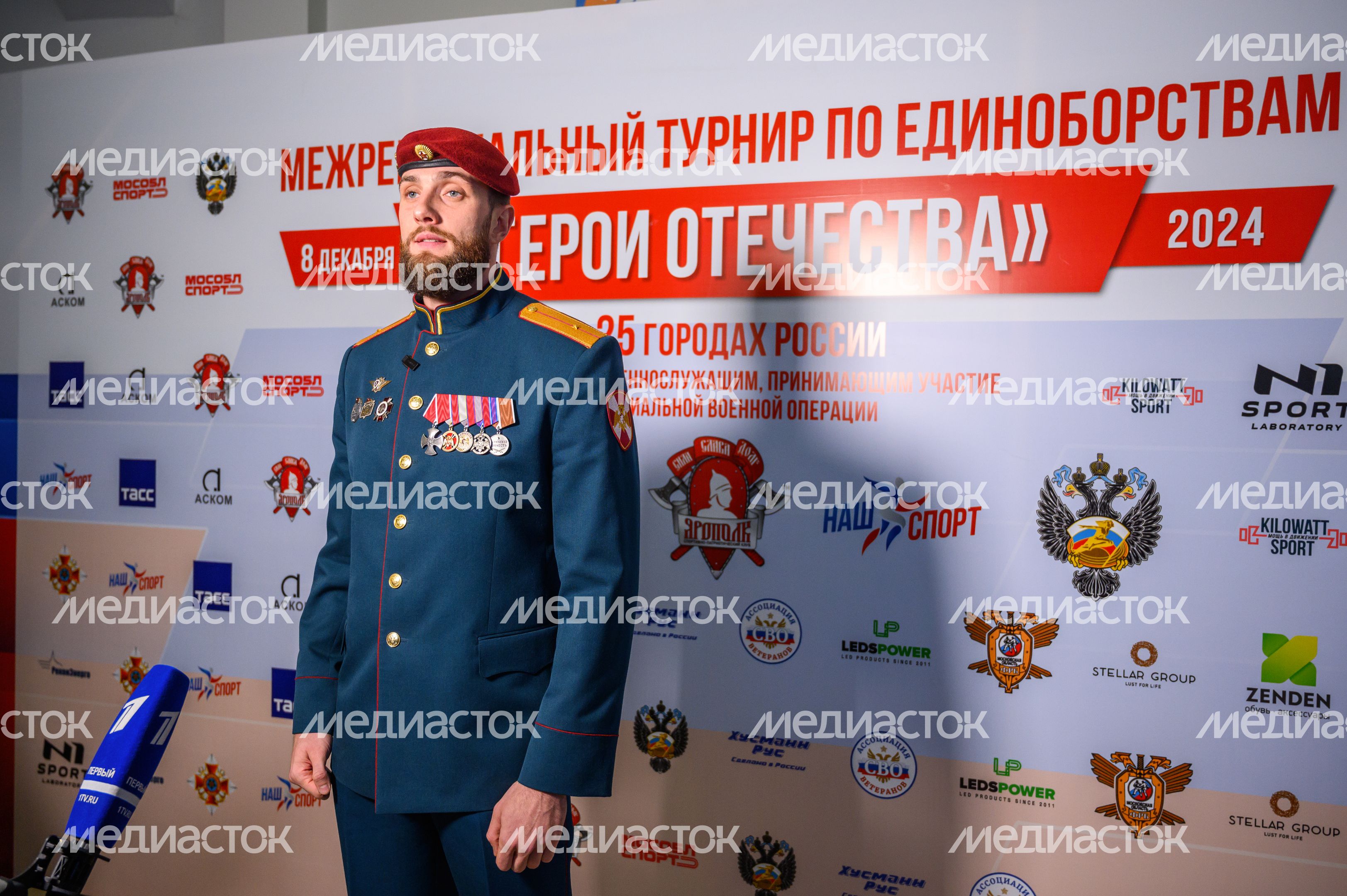 Кавалер ордена Мужества Лев Макеев на Межрегиональном турнире по единоборствам «Герои Отечества» в Люберцах Кавалер ордена Мужества Лев Макеев на Межрегиональном турнире по единоборствам «Герои Отечества» в Люберцах