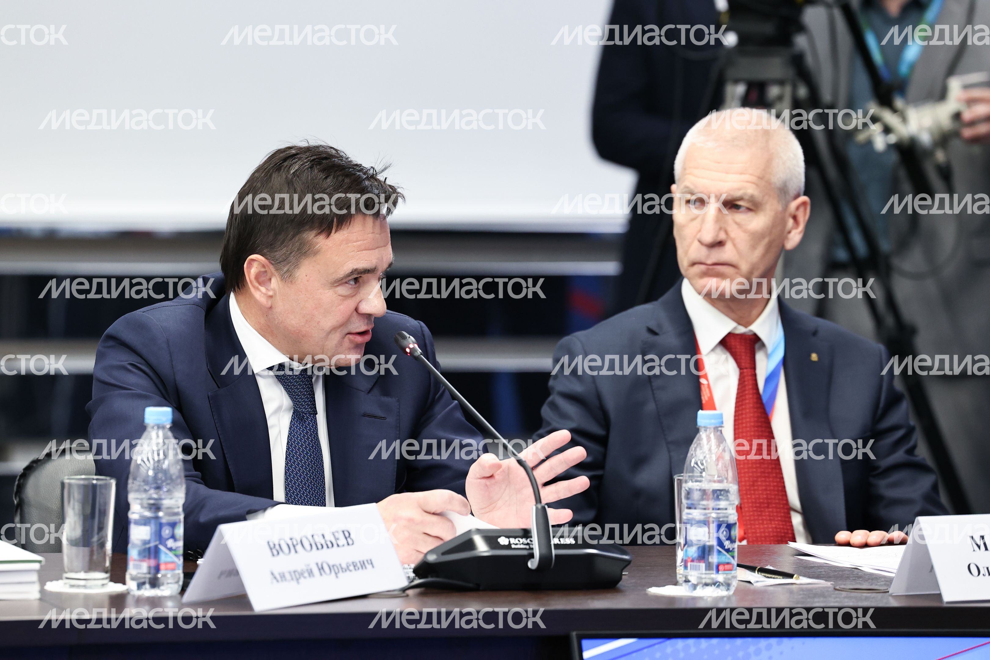 Андрей Воробьев и Олег Матыцин на Совете при президенте РФ по развитию физической культуры и спорта Андрей Воробьев и Олег Матыцин на Совете при президенте РФ по развитию физической культуры и спорта