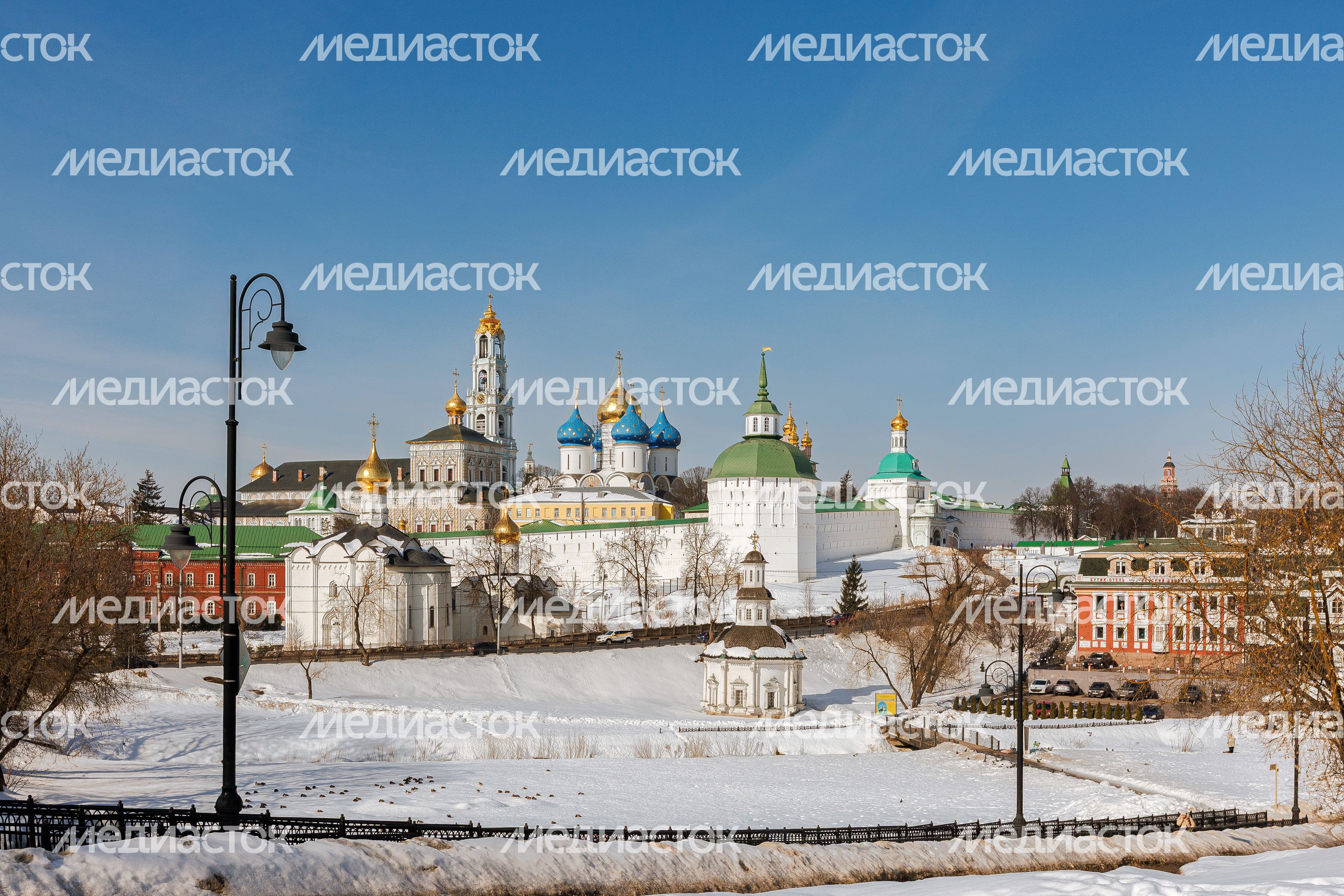 Вид на Свято-Троицкую Сергиеву лавру в Сергиевом Посаде с Блинной горы Вид на Свято-Троицкую Сергиеву лавру в Сергиевом Посаде с Блинной горы