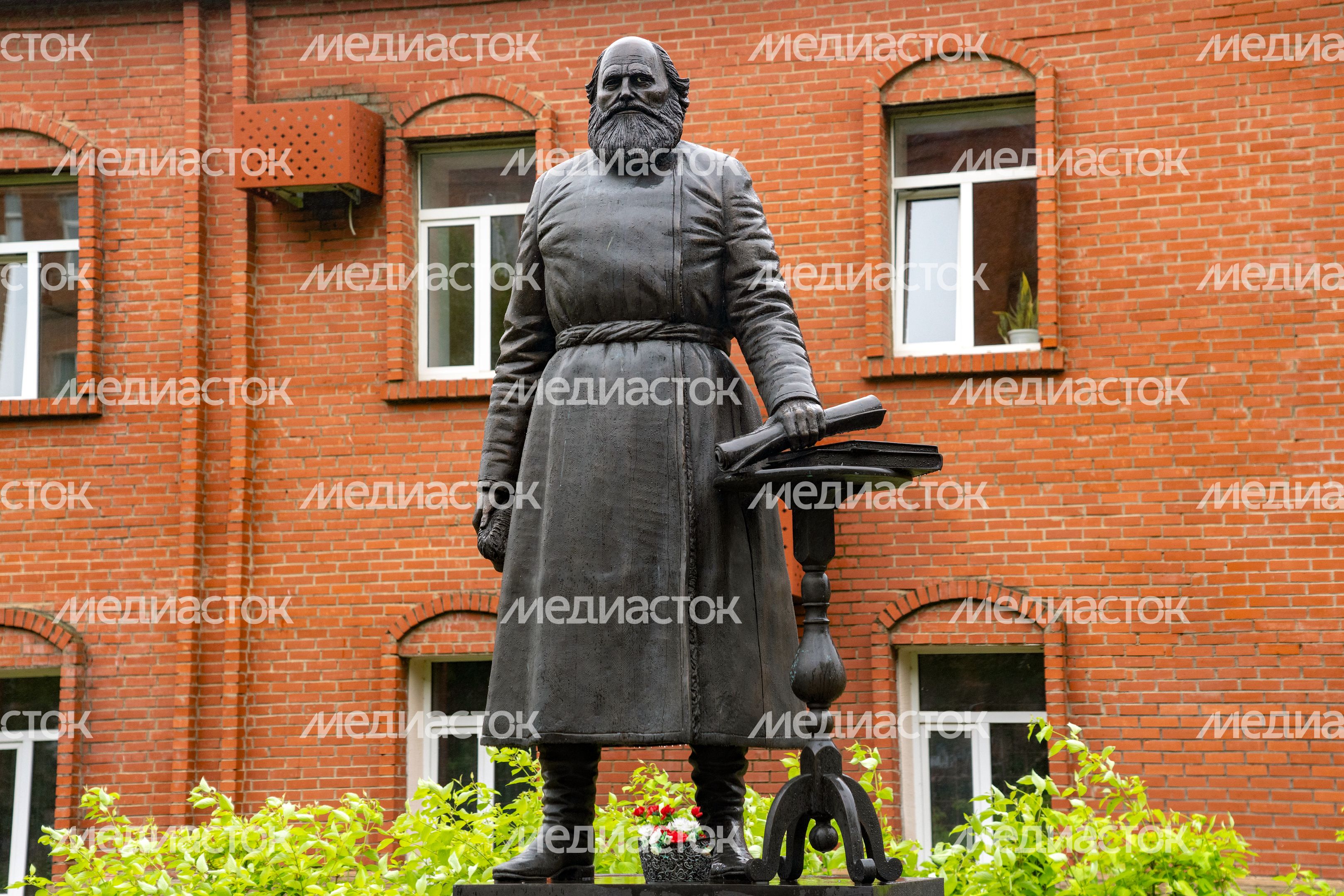 Памятник Г.Л. Кашаеву в Высоковске округа Клин Памятник Г.Л. Кашаеву в Высоковске округа Клин