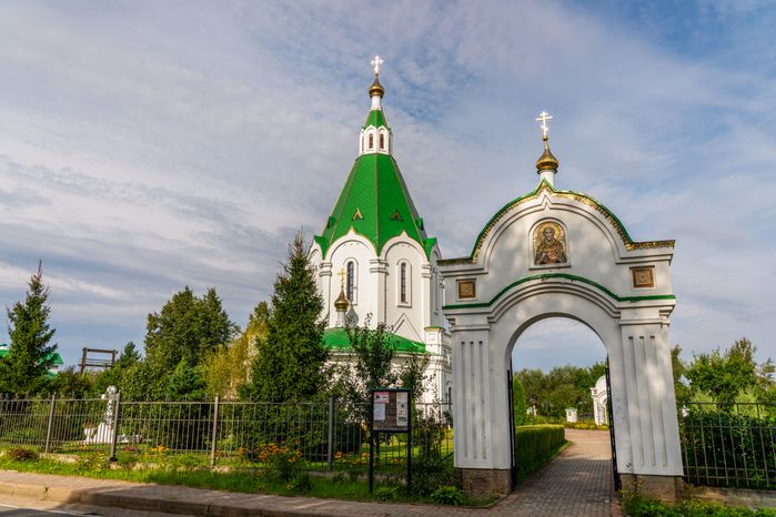 Церковь Преображения Господня в Запрудне Талдомского округа