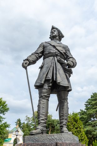 Лосино-Петровский. Памятник Петру