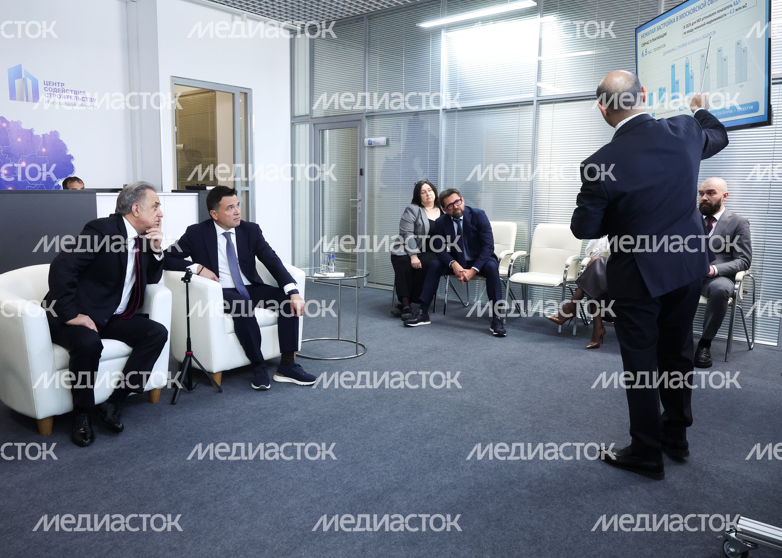 Андрей Воробьев продемонстрировал Виталию Мутко работу подмосковного ЦСС Андрей Воробьев продемонстрировал Виталию Мутко работу подмосковного ЦСС