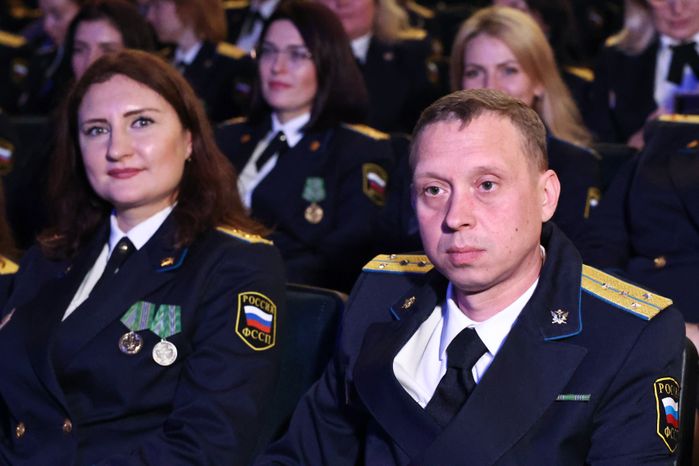 Судебных приставов поздравили с профессиональным праздником