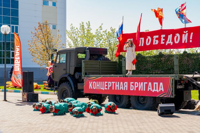 Фронтовая поляна в поселке Большевик ко Дню Победы