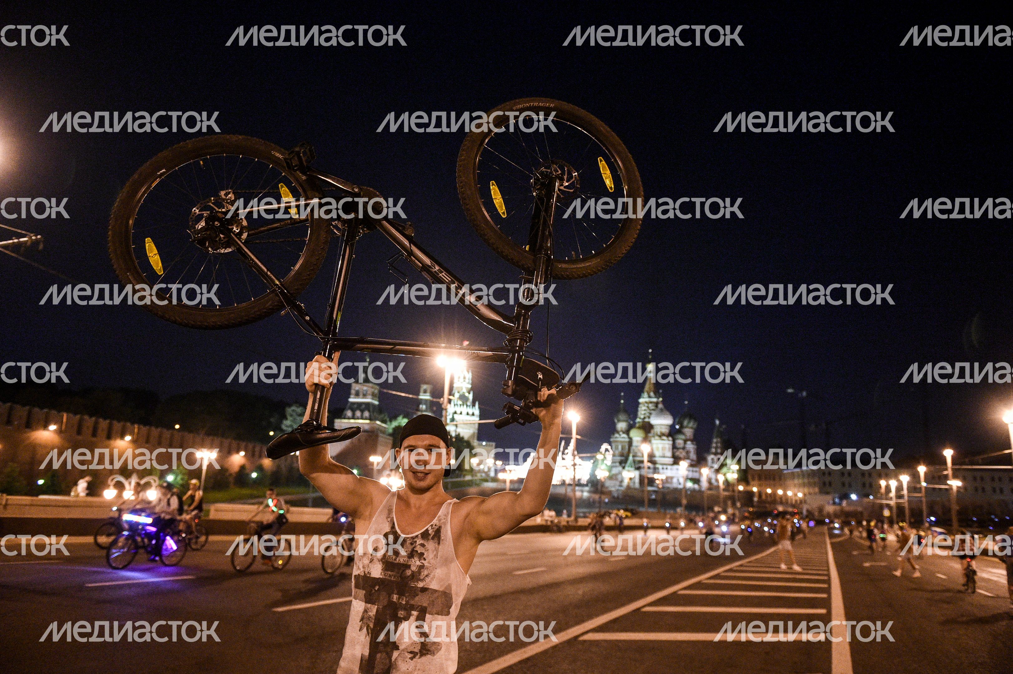 Второй ночной велопарад в Москве