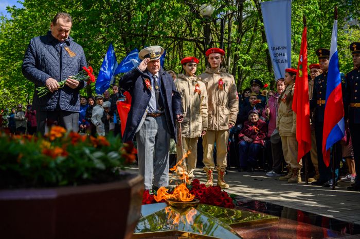 Торжественная церемония зажжения Вечного огня в Королеве