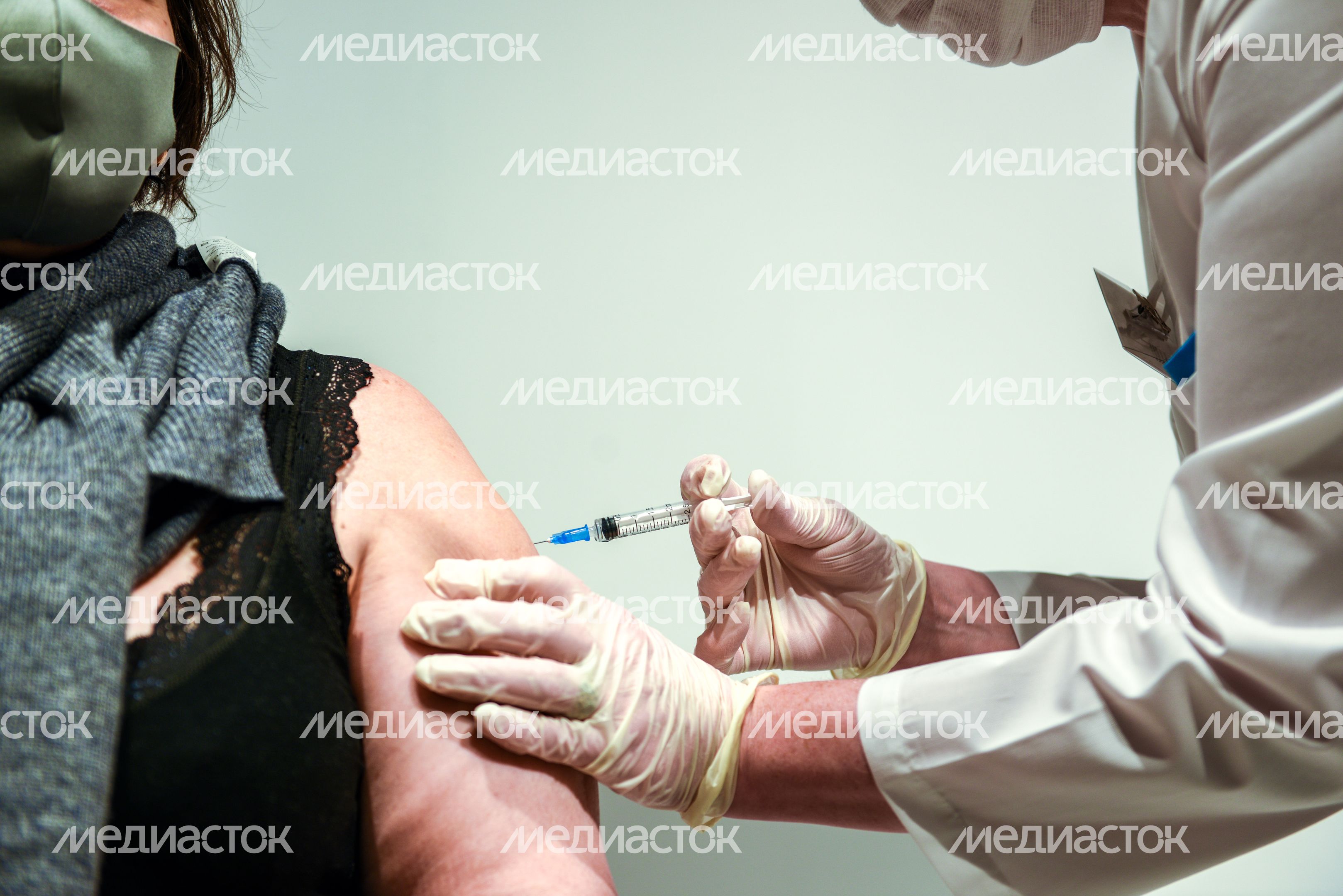 Выездной пункт вакцинации от коронавируса в ГУМе