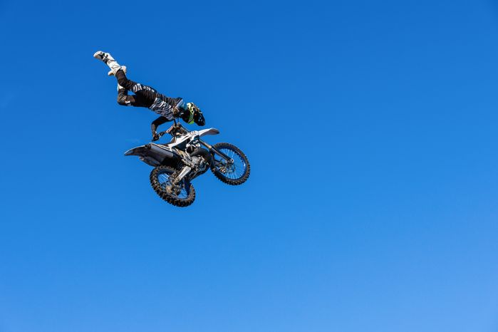 Зимний фристайл-мотокросс от команды FMX13 в Одинцово