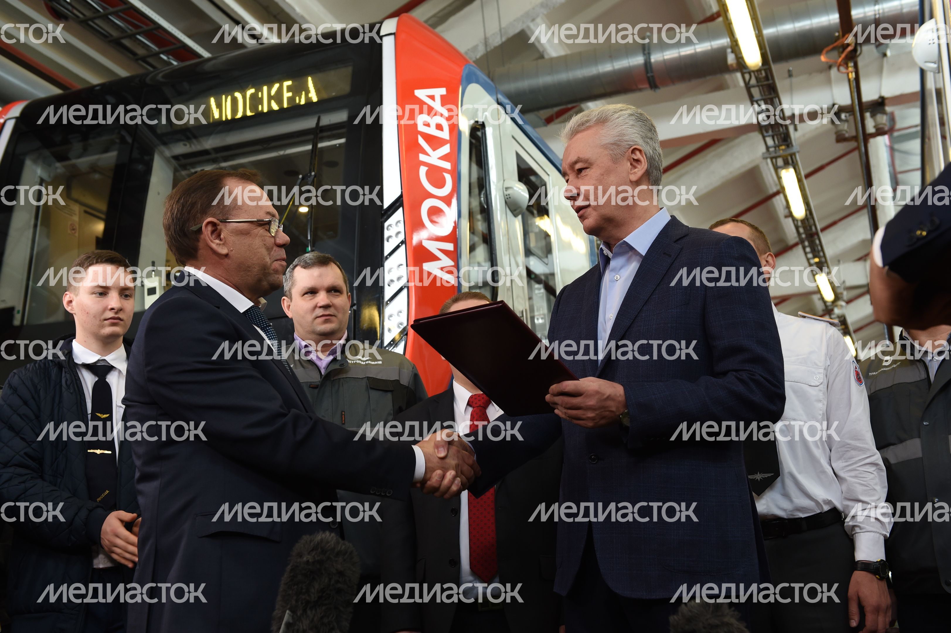 Поезд нового поколения «Москва» запустили в столичном метро