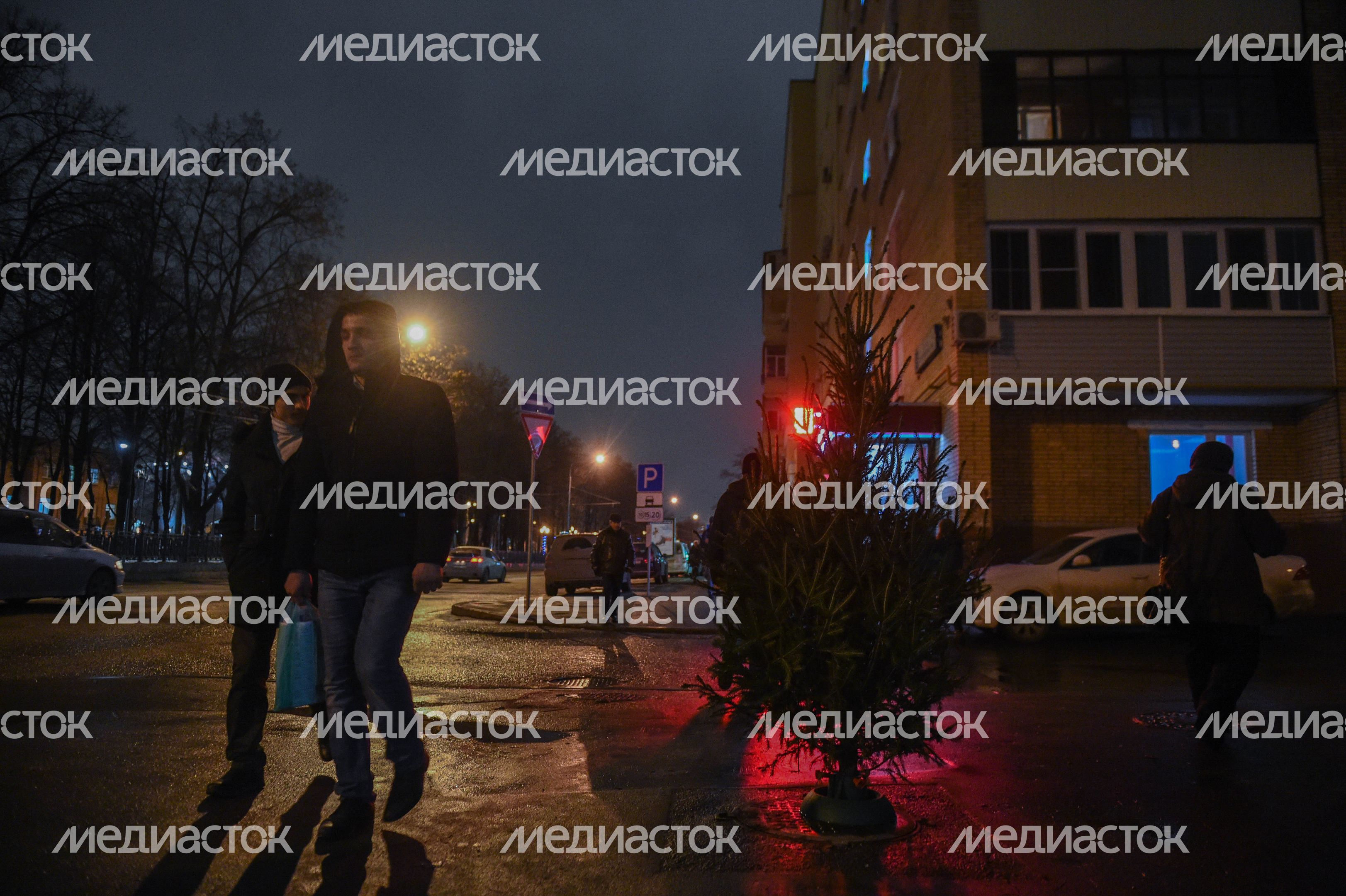 Открытие елочных базаров в Москве