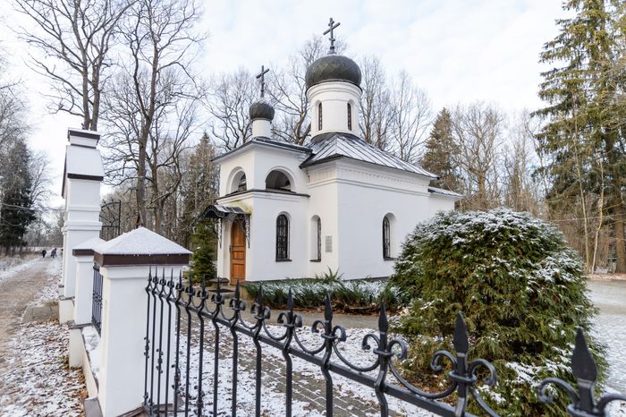 Сергиев Посад. Сергиевский храм. Осень