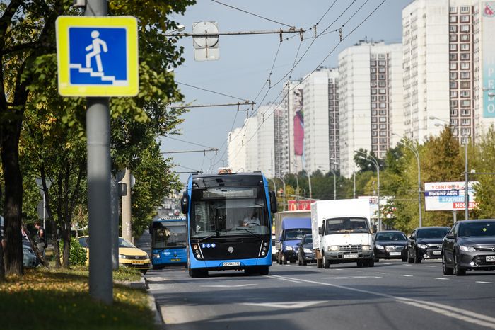 Первый электробус вышел на маршрут в Москве