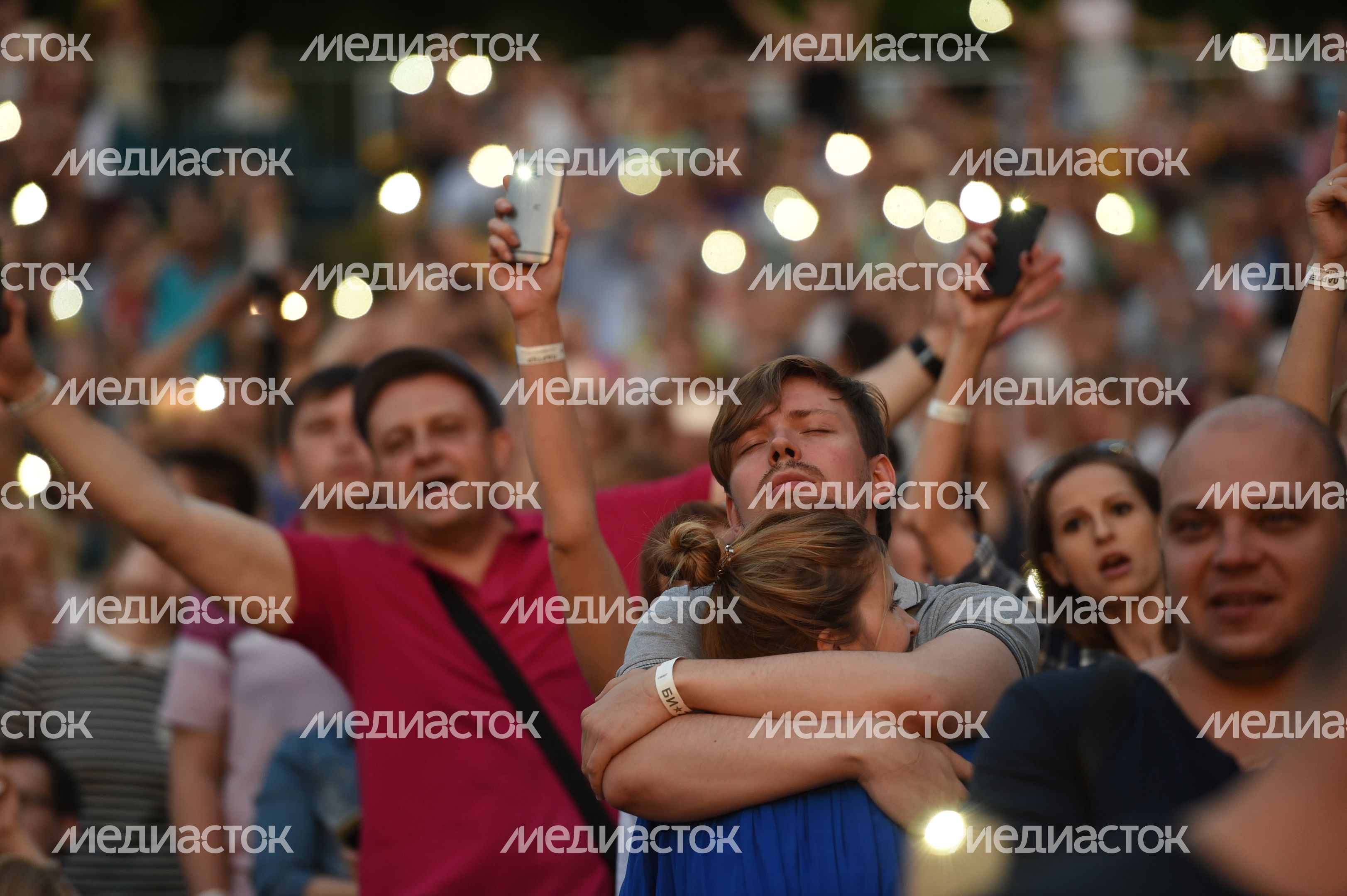 Концерт группы Би-2 в Москве Концерт группы Би-2 в Москве