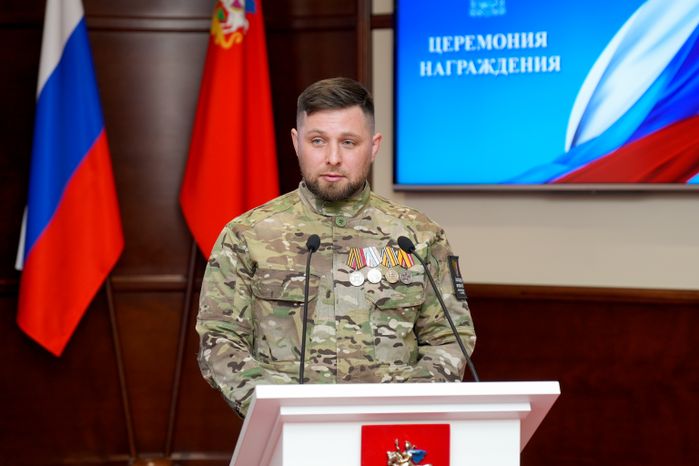 Андрей Воробьев вручил госнаграды бойцам БАРСа и бригады ГРОМ "Каскад"