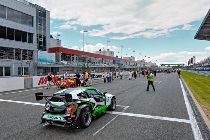 Российская серия кольцевых гонок сезона 2026 года на трассе Moscow Raceway в Волоколамском округе