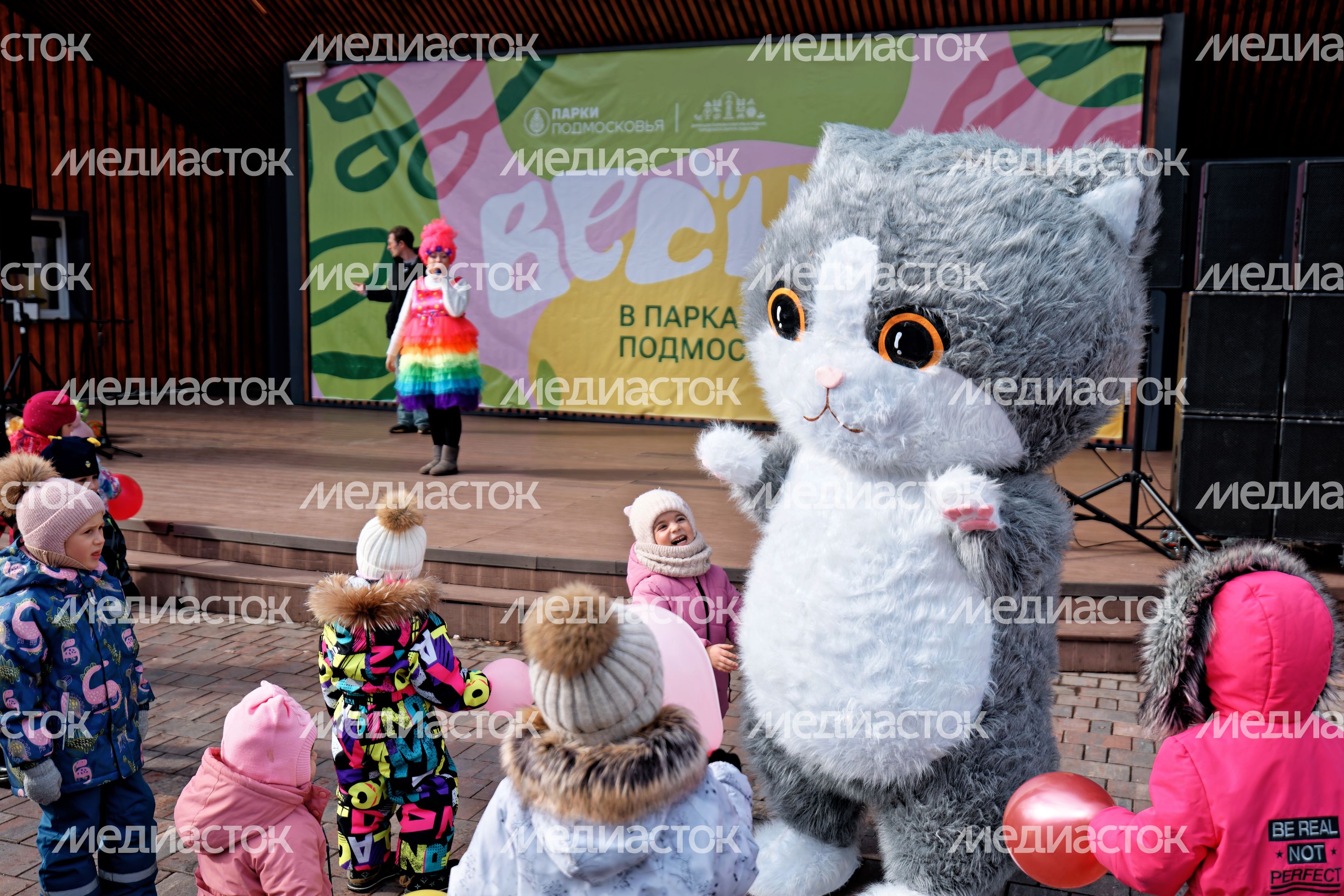 Фестиваль «Весна, цветы и комплименты» к празднику 8 Марта в парке имени В. Талалихина в Подольске Фестиваль «Весна, цветы и комплименты» к празднику 8 Марта в парке имени В. Талалихина в Подольске