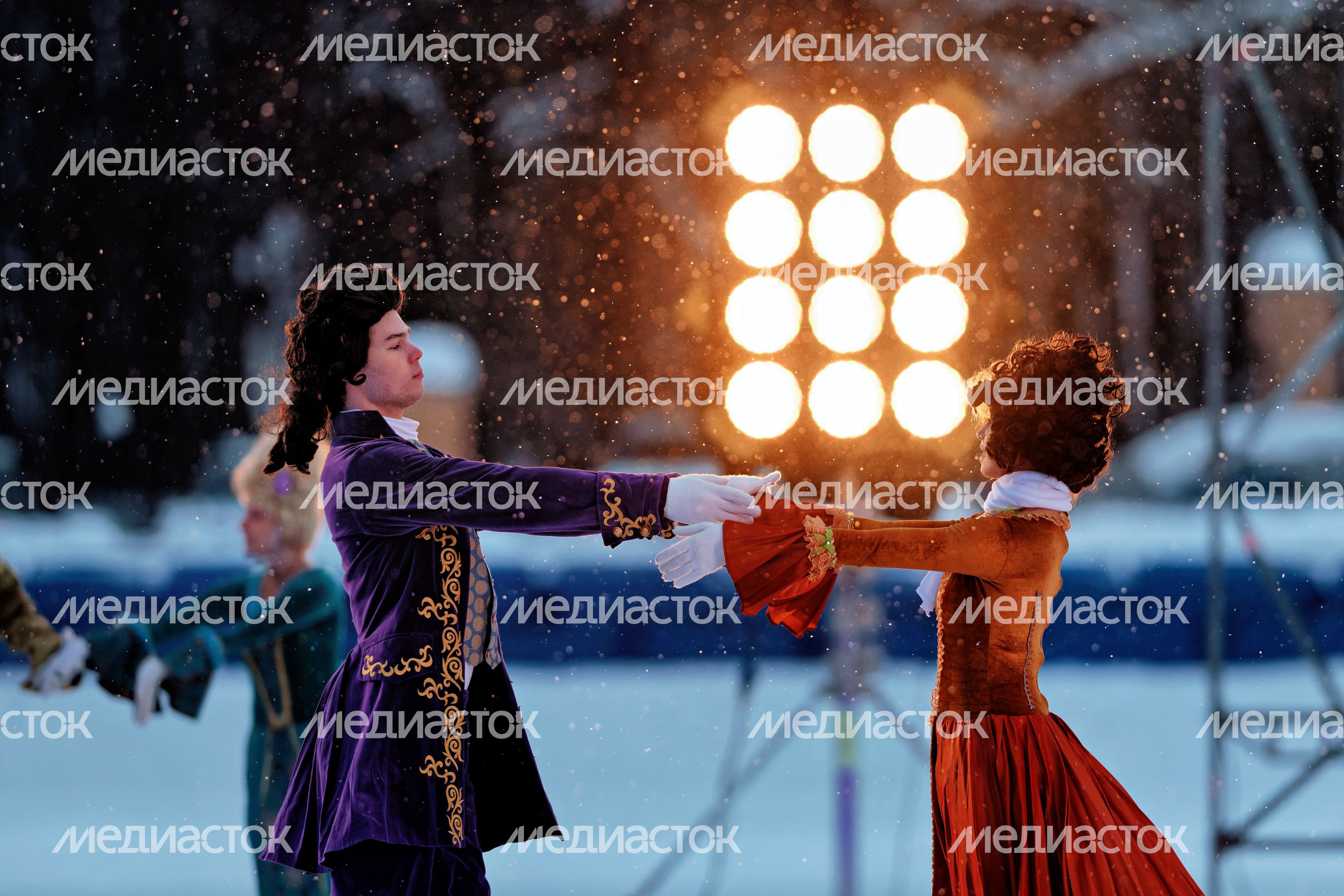 Ледовое шоу «Щелкунчик» на стадионе «Зоркий» в Красногорске Ледовое шоу «Щелкунчик» на стадионе «Зоркий» в Красногорске