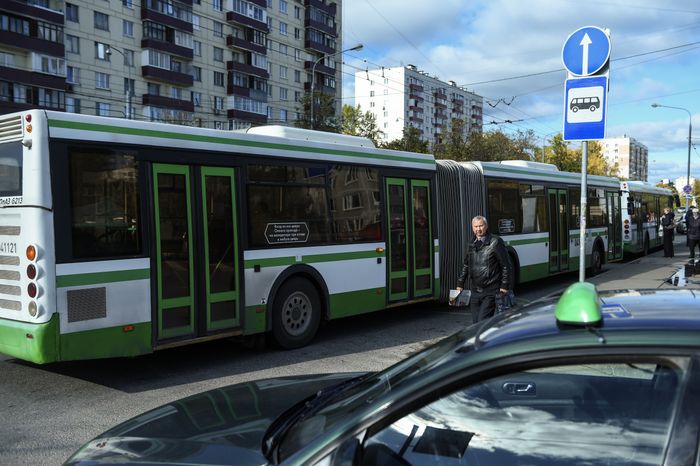 Пенсионеры на улицах Москвы