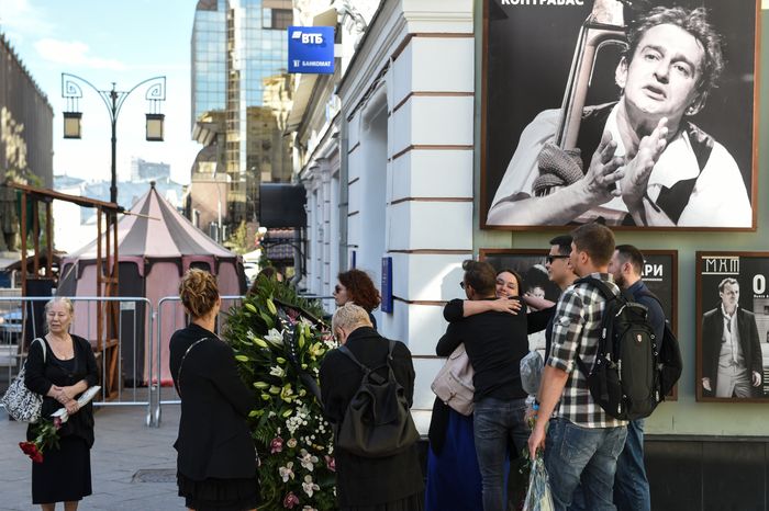 Церемония прощания с актером Дмитрием Брусникиным в Москве