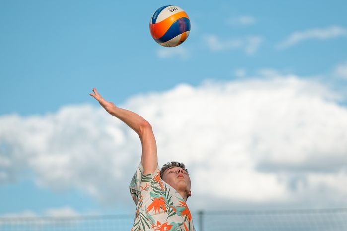 Пляжный волейбол на новой площадке «Пойма volley» в Красногорске