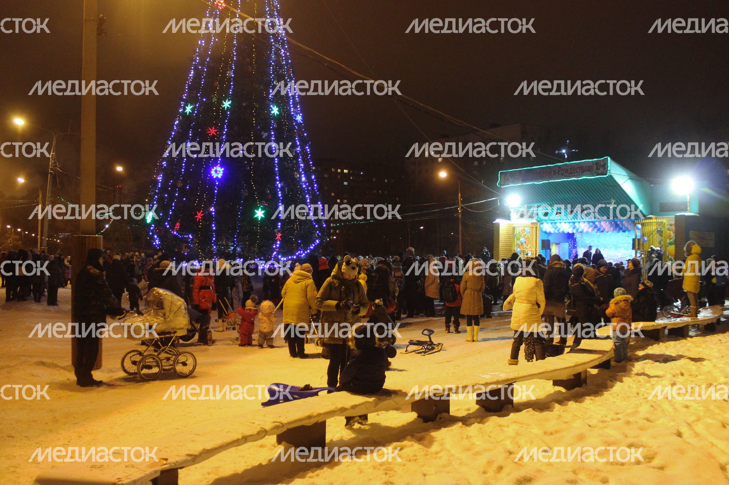 Новогодние декорации в Лобне
