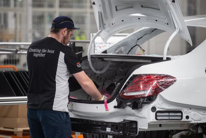 Открытие автомобильного завода Mercedes‑Benz в Подмосковье