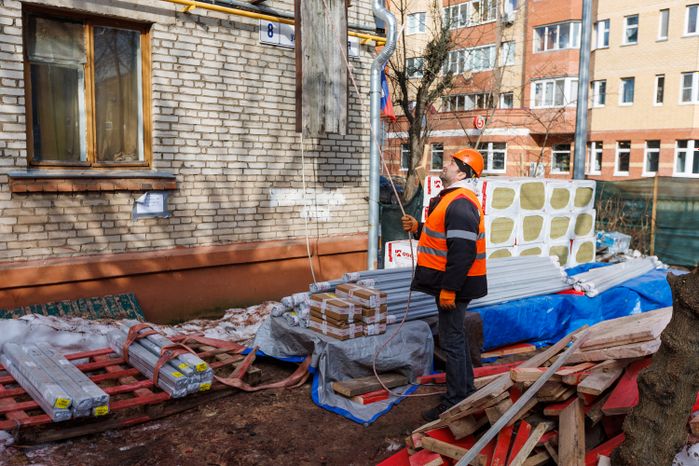 Капитальный ремонт кровли многоквартирного дома №8 на улице Центральной в Долгопрудном