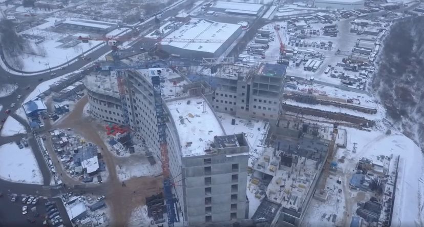 Посещение Губернатором Подмосковья стройплощадки Детской областной больницы в Красногорске
