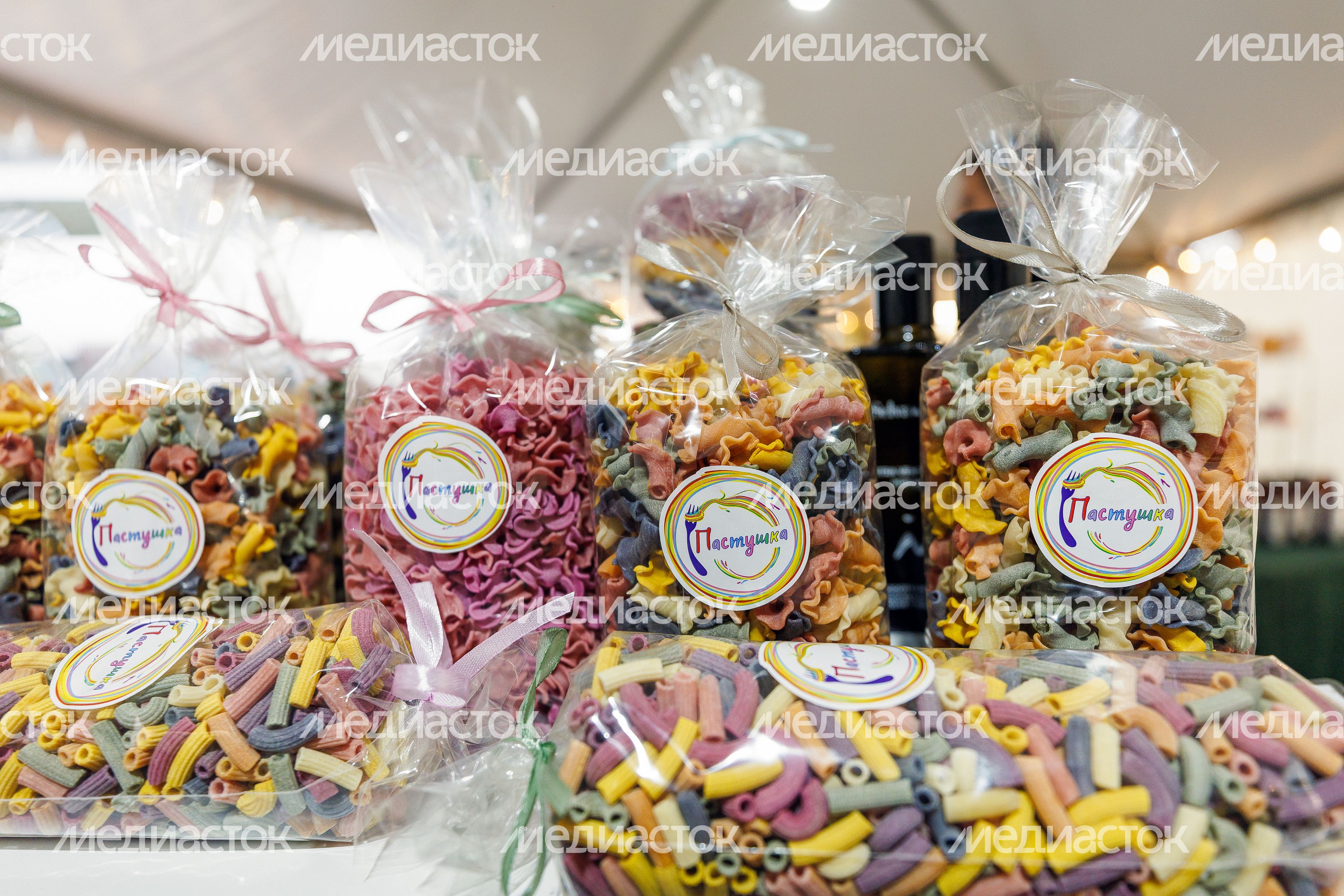 Продукция местных фермеров на ярмарке подмосковных брендов «100% Подмосковье. Встречаем осень» в Красногорске