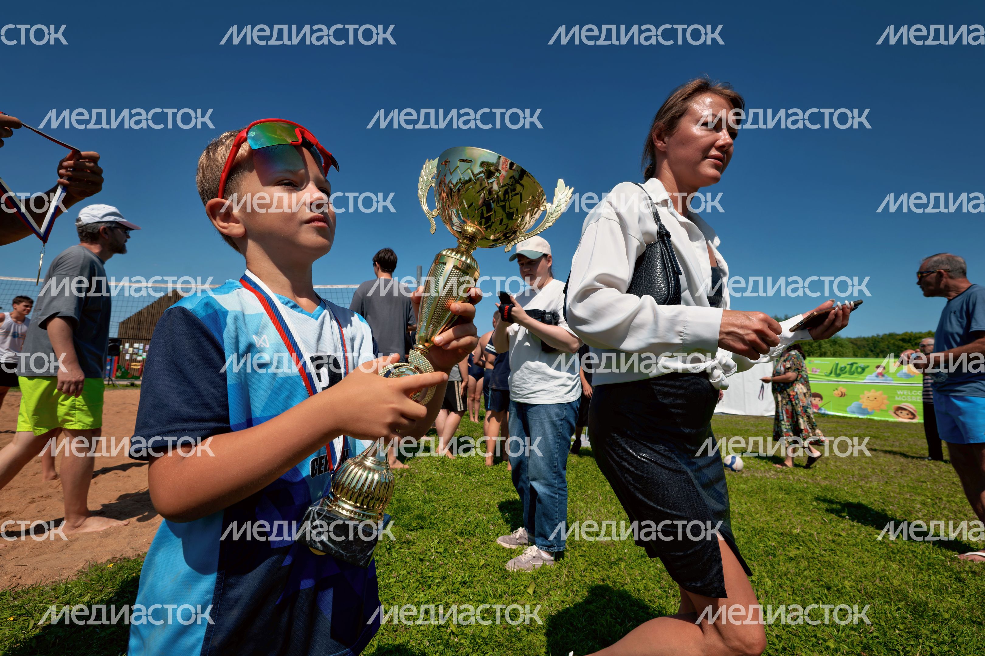 Пляж на набережной озера Сенеж