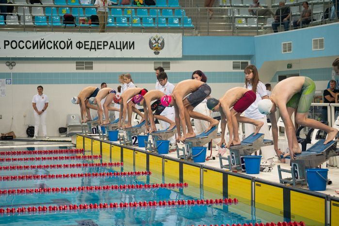 Соревнования по плаванию "Волна здоровья" в Рузе