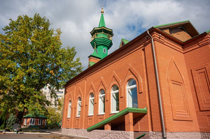 Осенние виды Мечети Имама Равиля в городе Щёлково