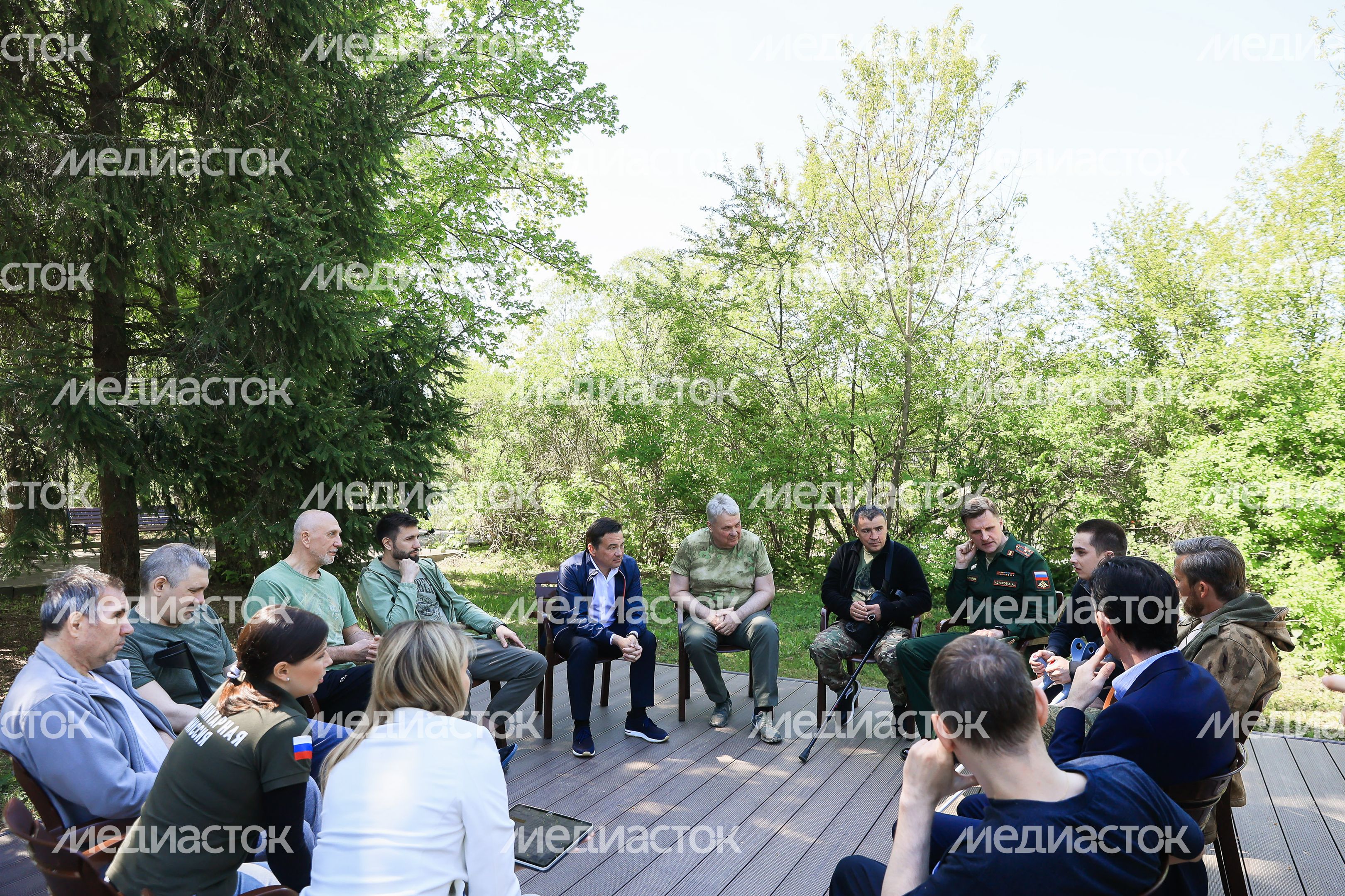 Встреча Губернатора с ранеными в реабилитационном центре «Ясенки» Встреча Губернатора с ранеными в реабилитационном центре «Ясенки»