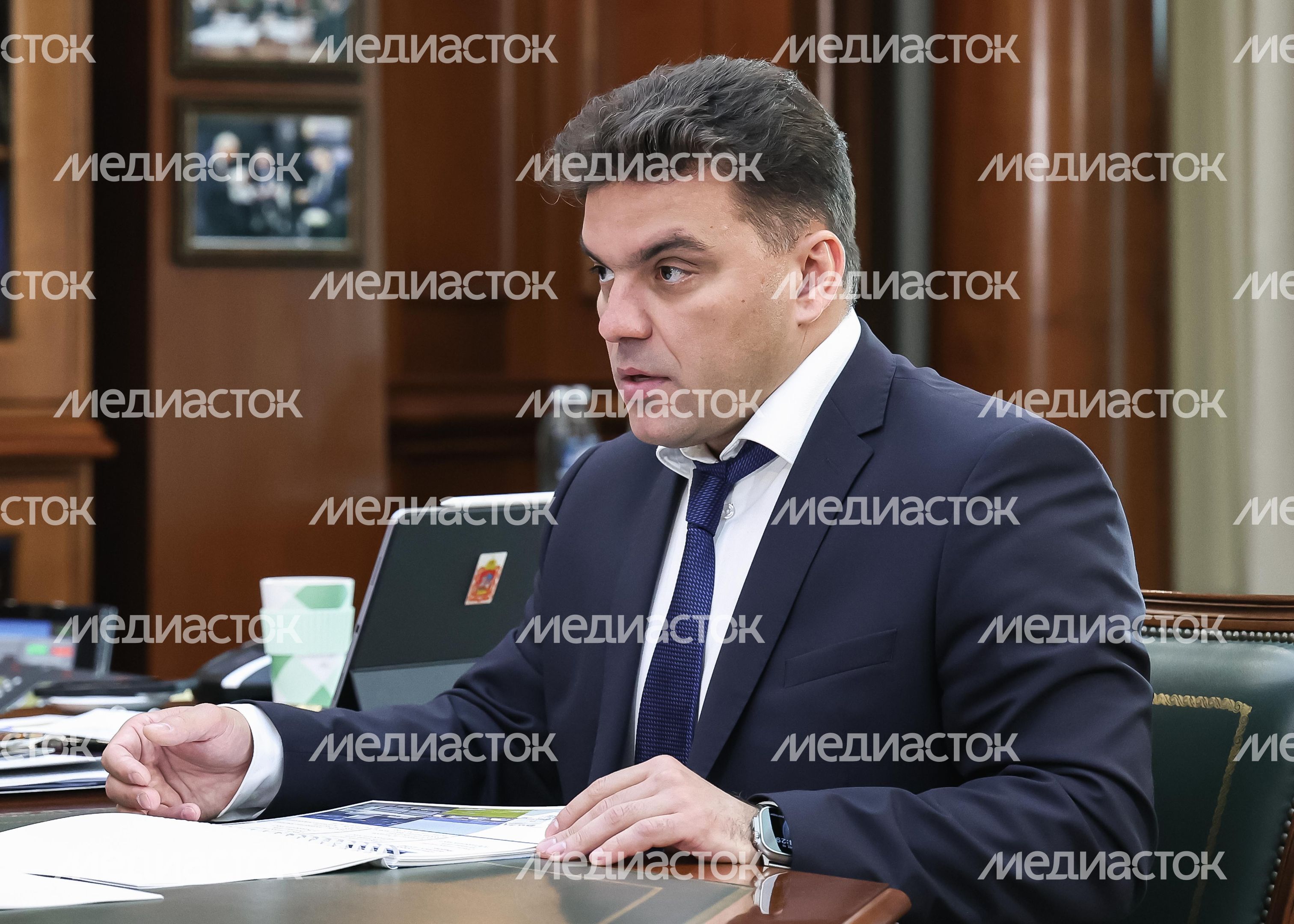 Андрей Воробьев провел рабочую встречу с главой Можайского округа Андрей Воробьев провел рабочую встречу с главой Можайского округа