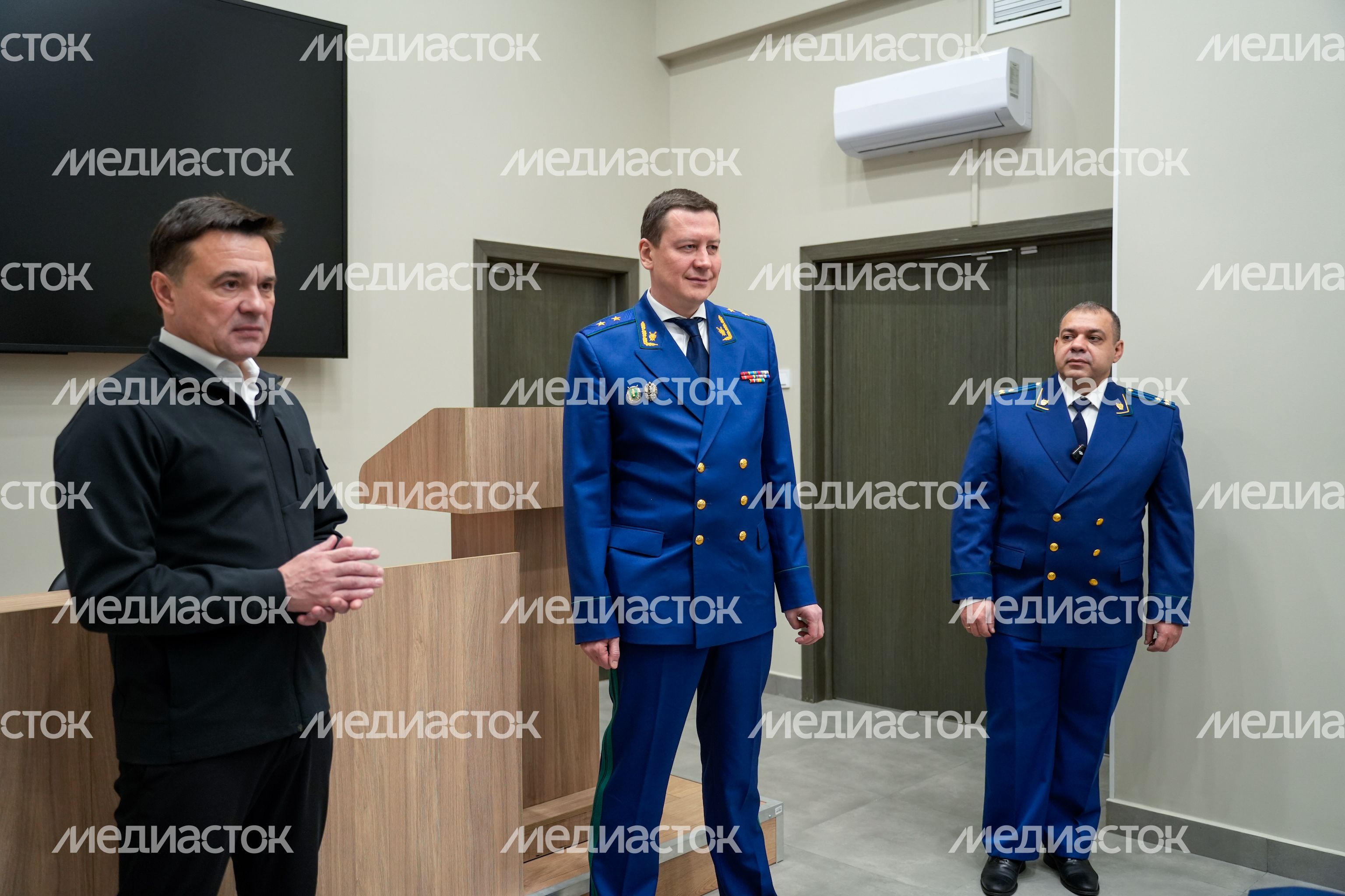 Андрей Воробьев открыл новое здание Солнечногорской городской прокуратуры Андрей Воробьев открыл новое здание Солнечногорской городской прокуратуры