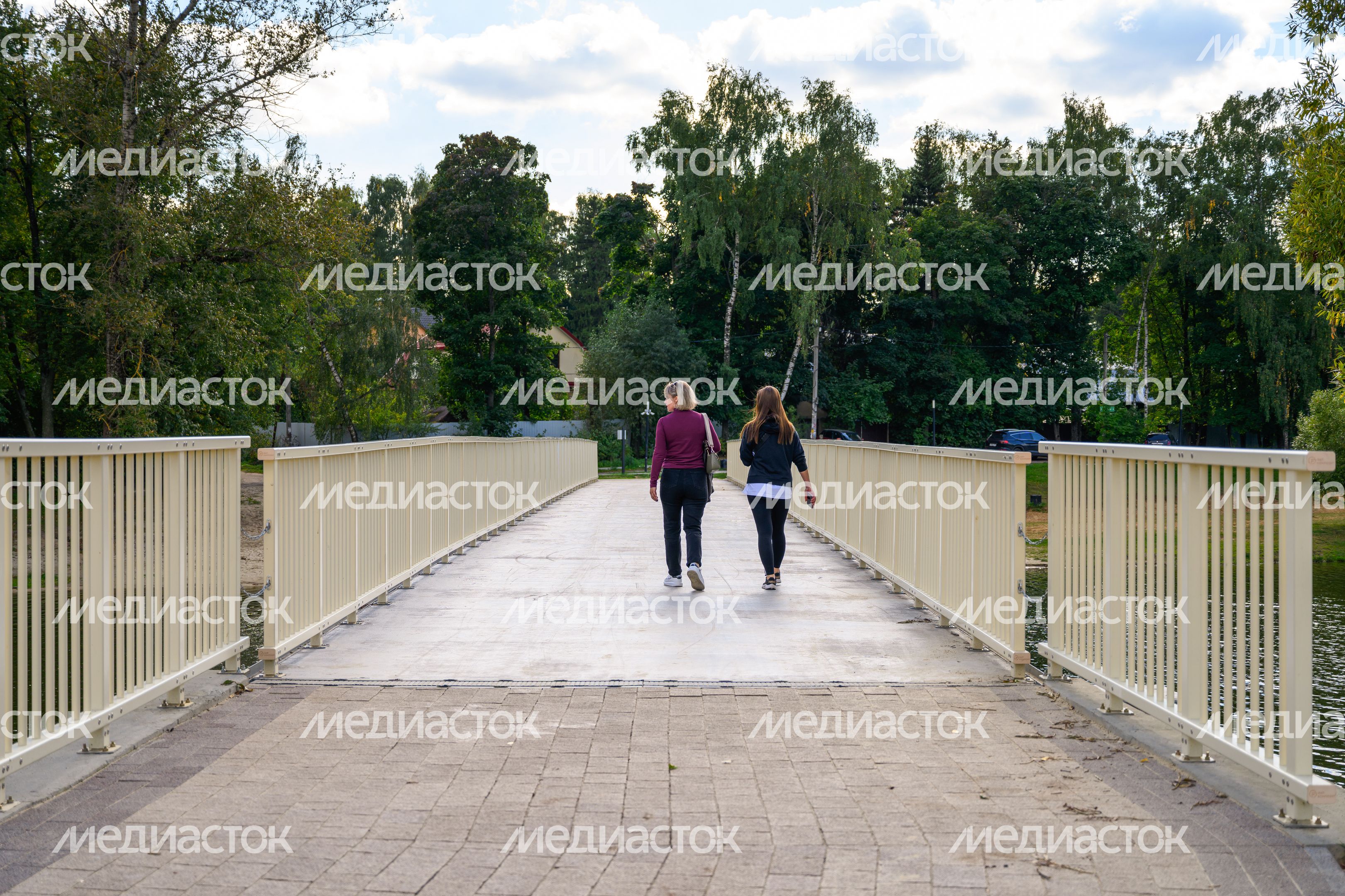 Новый Телешовский мост через реку Македонку в Малаховке округа Люберцы Новый Телешовский мост через реку Македонку в Малаховке округа Люберцы