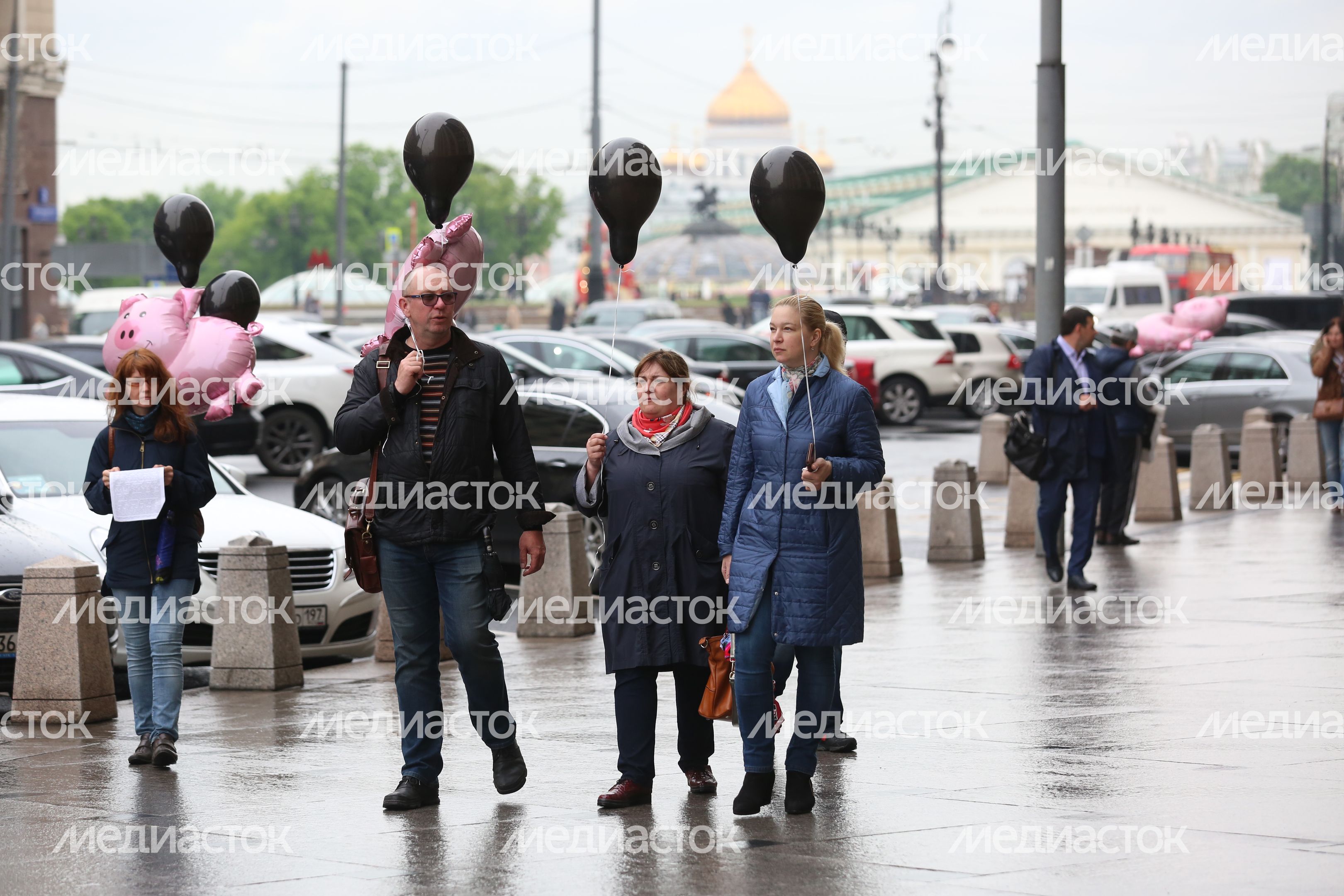Акция протеста валютных заемщиков у здания Госдумы в Москве