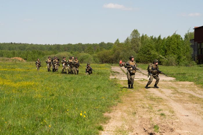 Военно-техническая игра "Арт-дуэль-2024" на аэродроме Волосово
