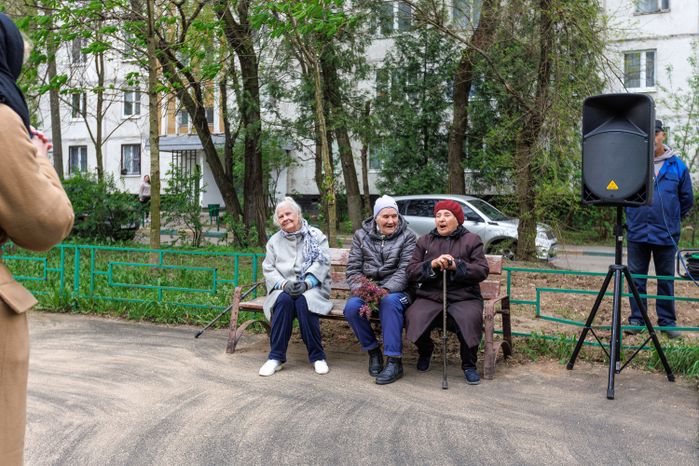 Акция «Песни Победы» для жительницы блокадного Ленинграда Людмилы Ивановны Бриллиантовой ко Дню Победы в Химках