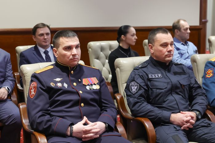 Награждение участников СВО, спасателей, врачей и росгвардейцев