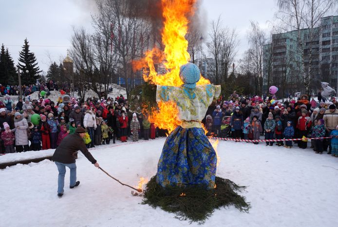Празднование Масленицы в Краснознаменске